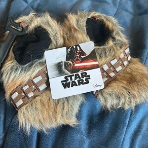 Chewbacca Disney Star Wars Children’s slippers Sz medium 7/8 NEW